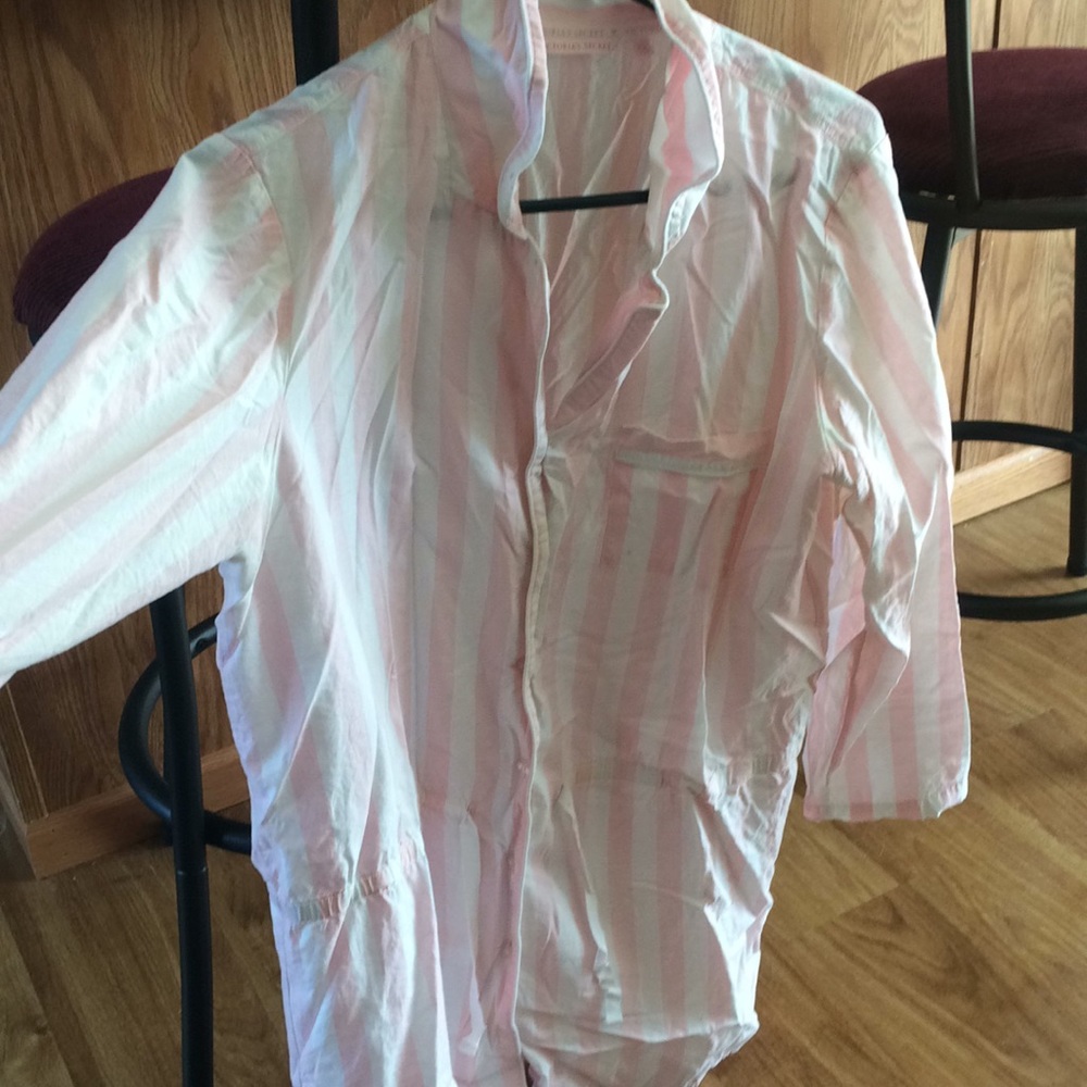 VS P ink and white striped sleeping shirt